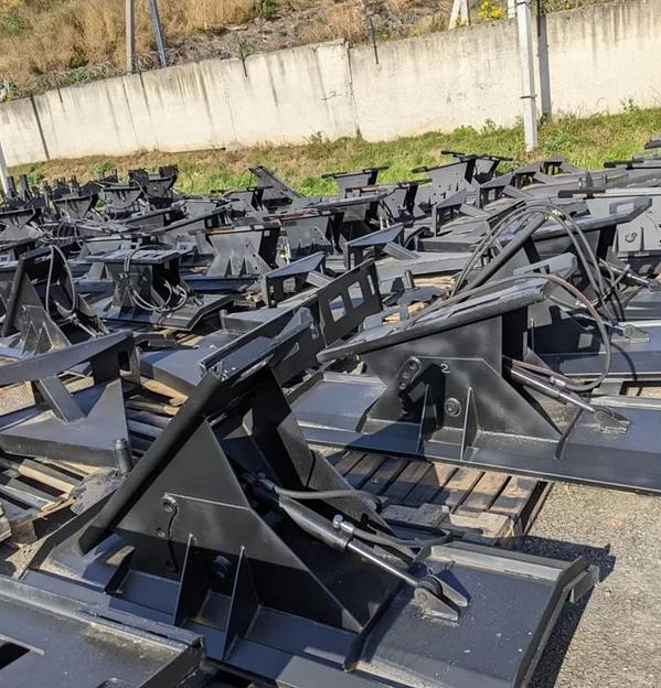 Отвал на минипогрузчик с механическим поворотом фото 1