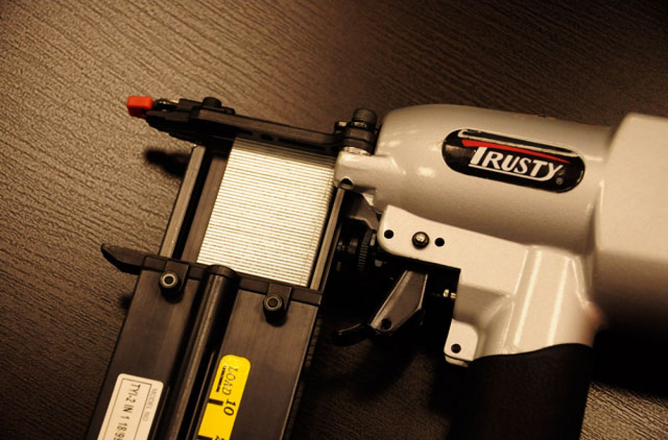 Гвоздезабивной комбо пистолет «Trusty TYI» 2в1 18/99 опт фото 3