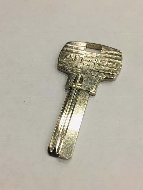 Заготовка ключа APECS рифленный фото 1