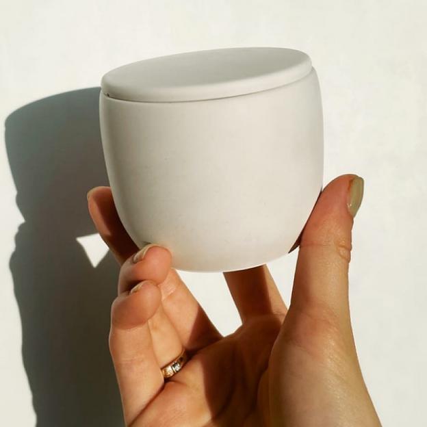 Свеча из кокосового воска Razzo room «SOFT S» в гипсовом подсвечнике ОПТ фото 2