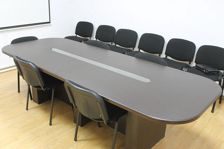 Изготовление стола для конференций на заказ фото 1