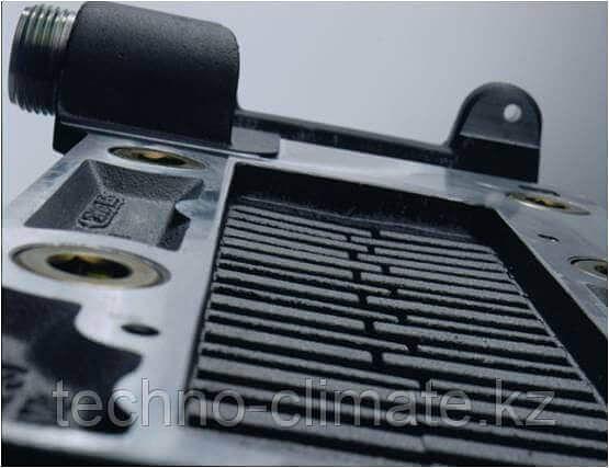 Котел настенный конденсационный Logamax plus GB172-30iK H - 30 кВт (Черный) фото 2