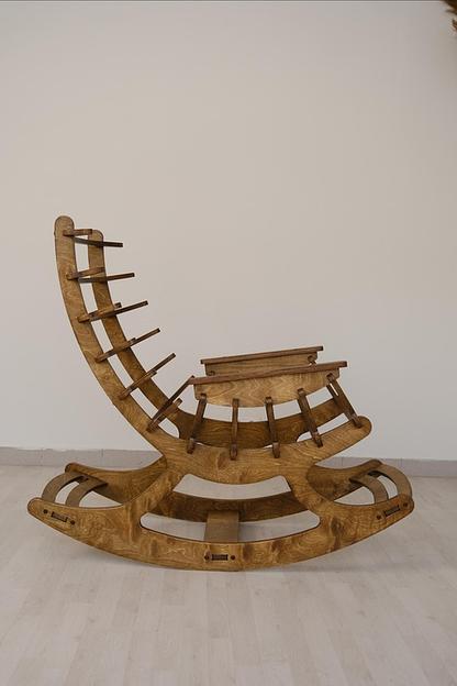 Кресло-качалка из дерева фото 4