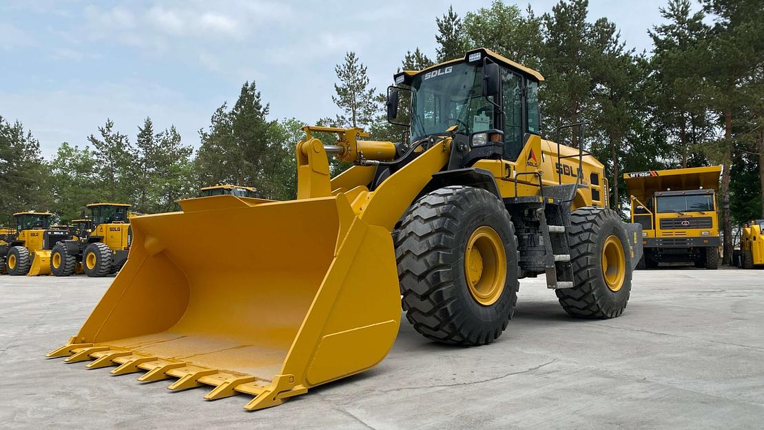 Фронтальный погрузчик L956H фото 3