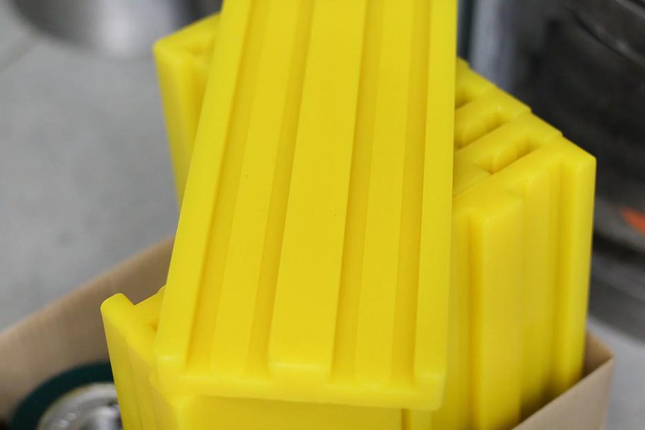 Направляющие цепей из полиуретана фото 1