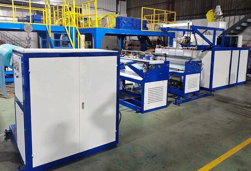 Линия для производства 2-слойной воздушно-пузырьковой полиэтиленовой пленки UTOPE-1200 фото 1