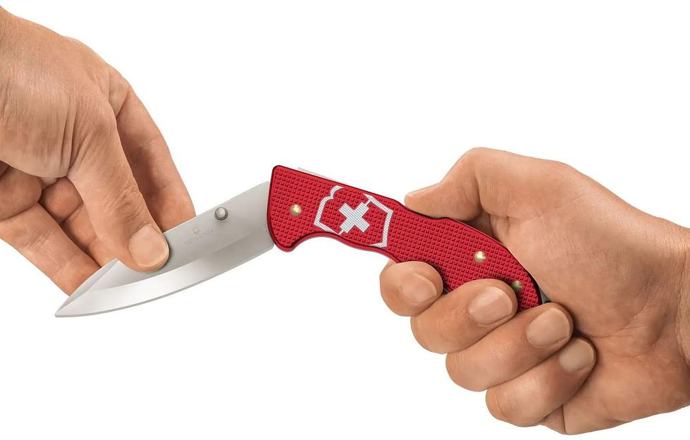Нож перочинный Victorinox Evoke Alox (0.9415.D20) 136мм 5функц. красный без чехла подар.коробка фото 10