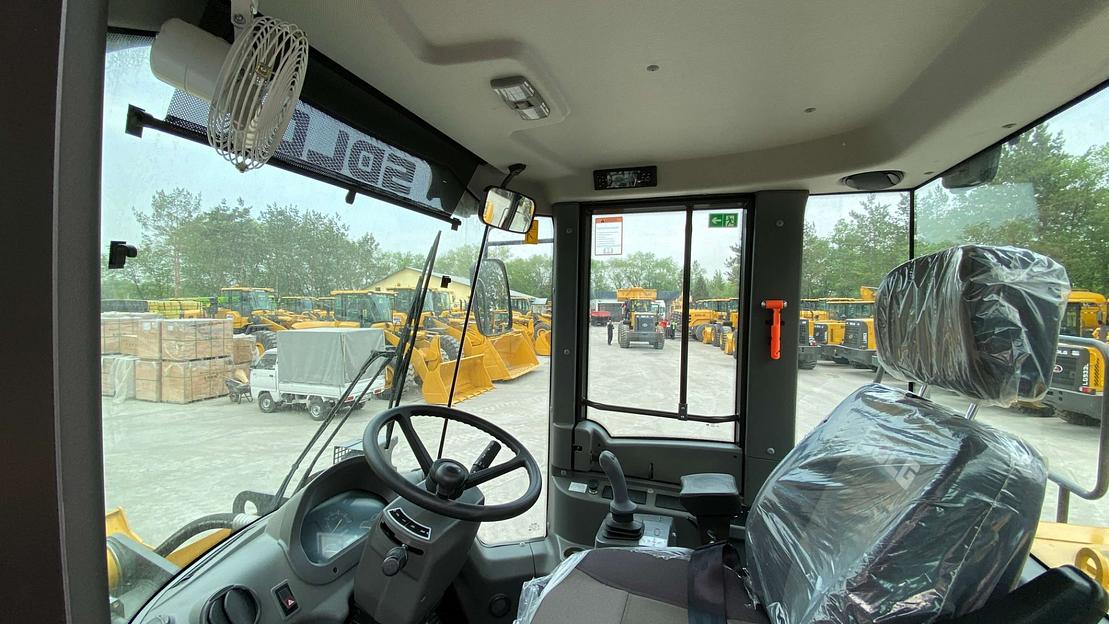 Фронтальный погрузчик L956FH фото 8