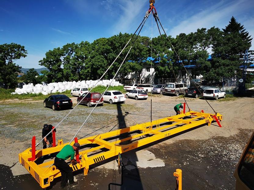 Полуавтоматические спредера GPST для подъёма и перемещения 20-ти /40-ка футовых контейнеров фото 5