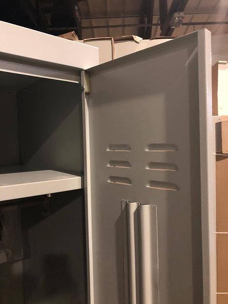 Шкафчик для одежды металлический - ШР-22 L600 сварной двухстворчатый для рабочей раздевалки на производство фото 4
