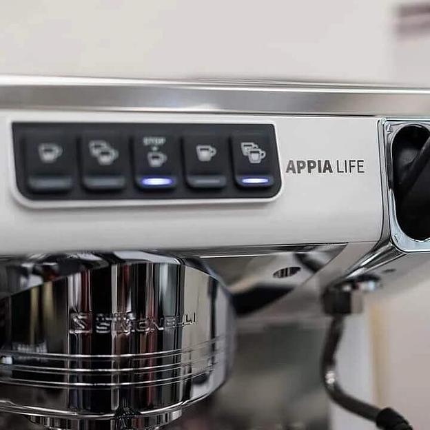 Кофемашина-автомат Nuova Simonelli Appia Life Standart White 2 groups Volumetric фото 3