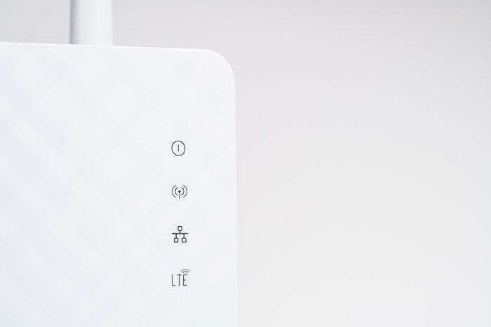 Интернет-центр Anydata R200 (W0047591) 10/100BASE-TX/4G(3G) фото 9