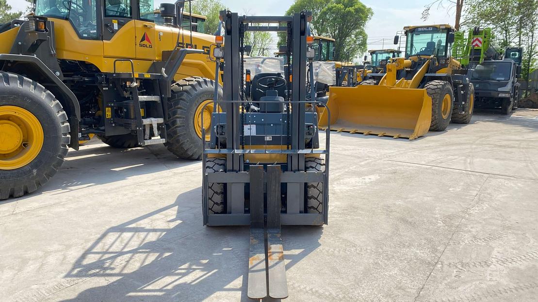 Вилочный погрузчик CHL CPCD30 фото 3