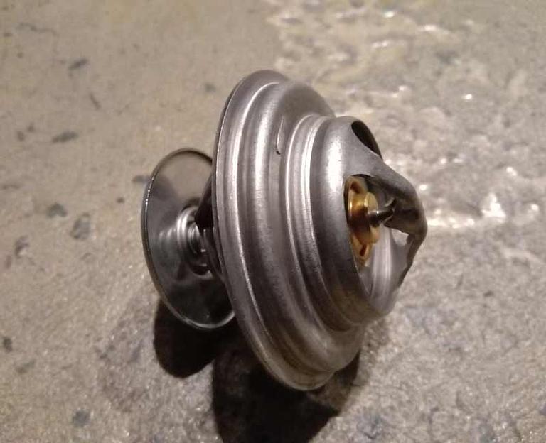 Термостат 83 гр. WP12 SHAANXI 612630060031 TiggerPart фото 1