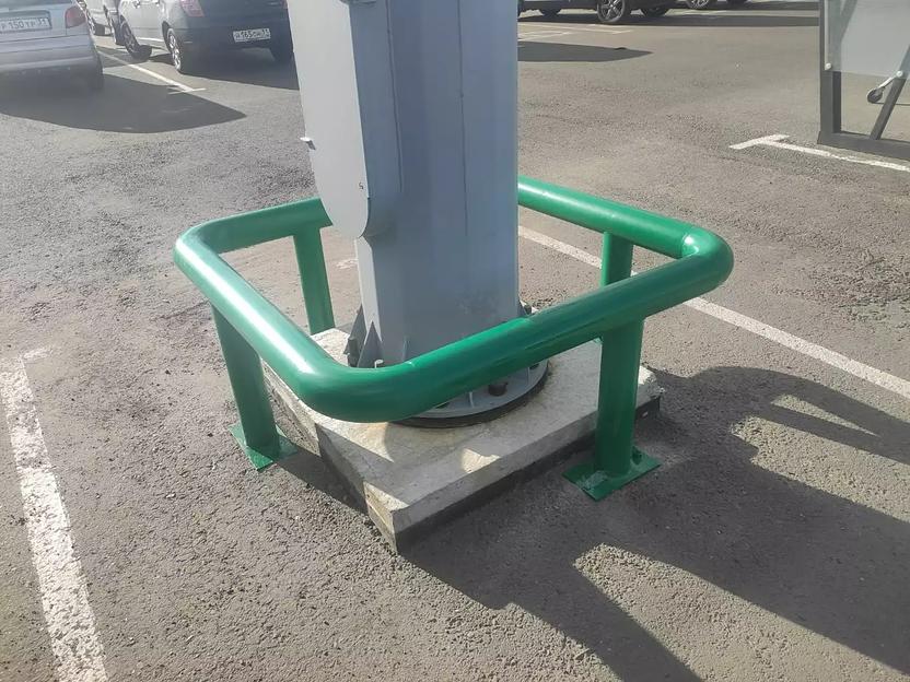 Секция (2м) колёсного отбойника на фланцах 76 мм фото 1