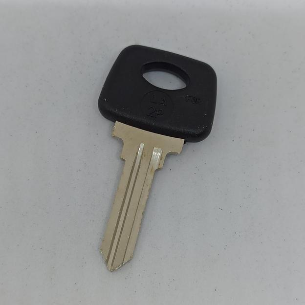 Заготовка автомобильного ключа LA-2P фото 1