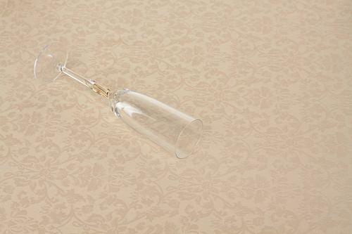 Скатерть 110*110 см. бежевая мелкий цветок /3/ фото 1