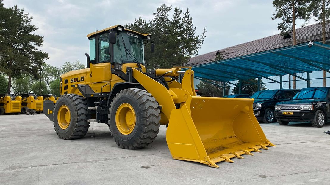 Фронтальный погрузчик 946H фото 3