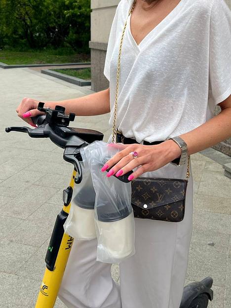 Держатель полиэтиленовый одинарный для стакана, бутылки, шаурмы, выпечки фото 5