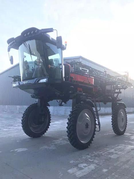 Самоходный опрыскиватель FENGNUO 3WPYZ-3000-240 (28м) фото 2