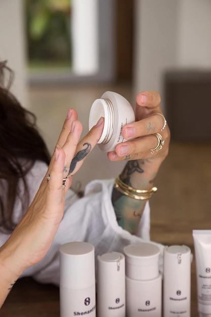 Увлажняющий шелковистый Дневной крем Shonantto 2X1 30+30 мл (Silky Day Cream 30+30 ml), опт фото 4