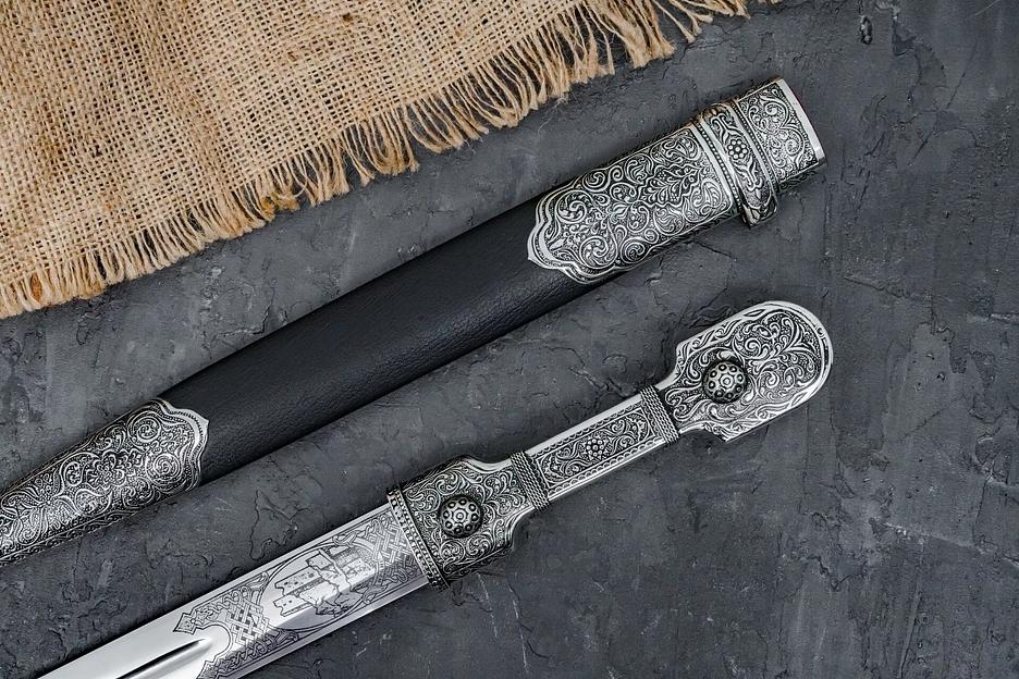 Кинжал сувенирный со вставкой из мельхиора, в коже арт.К-02 ОПТ фото 3