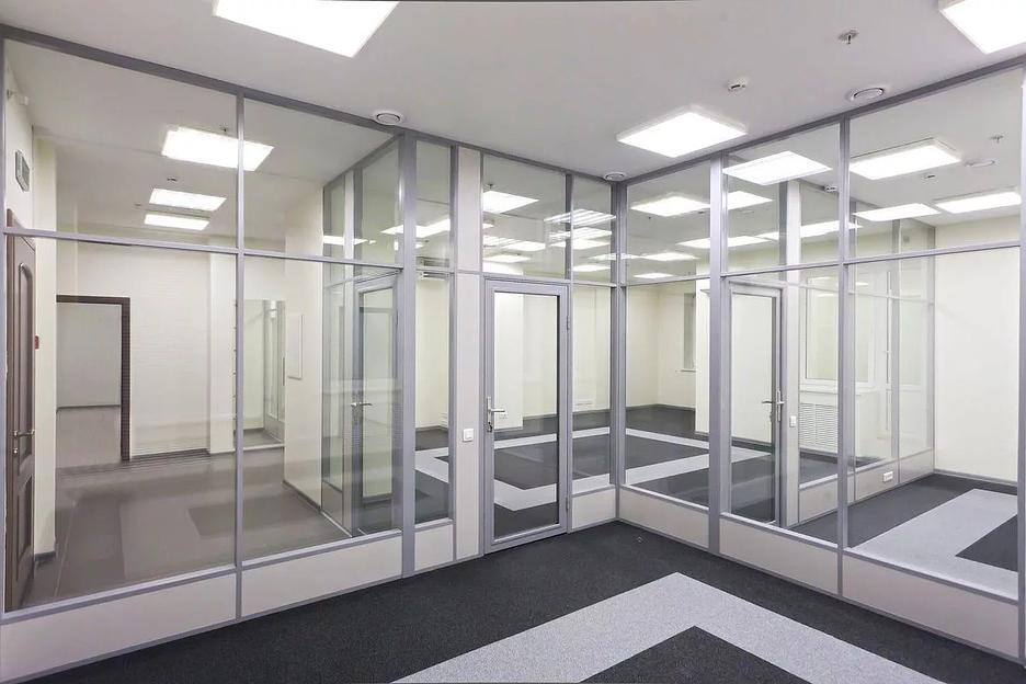 Услуга по фасадному остеклению фото 3