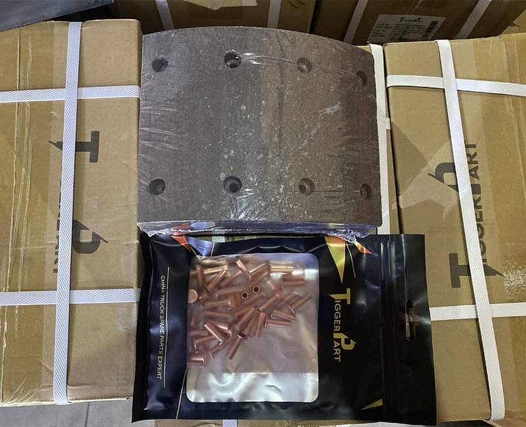 Накладка тормозная передняя d6 короткая FAW J6 3501407C242 TiggerPart фото 1