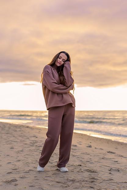 Костюм (свитшот+брюки прямые) цвет тёмно-бежевый ОПТ фото 1