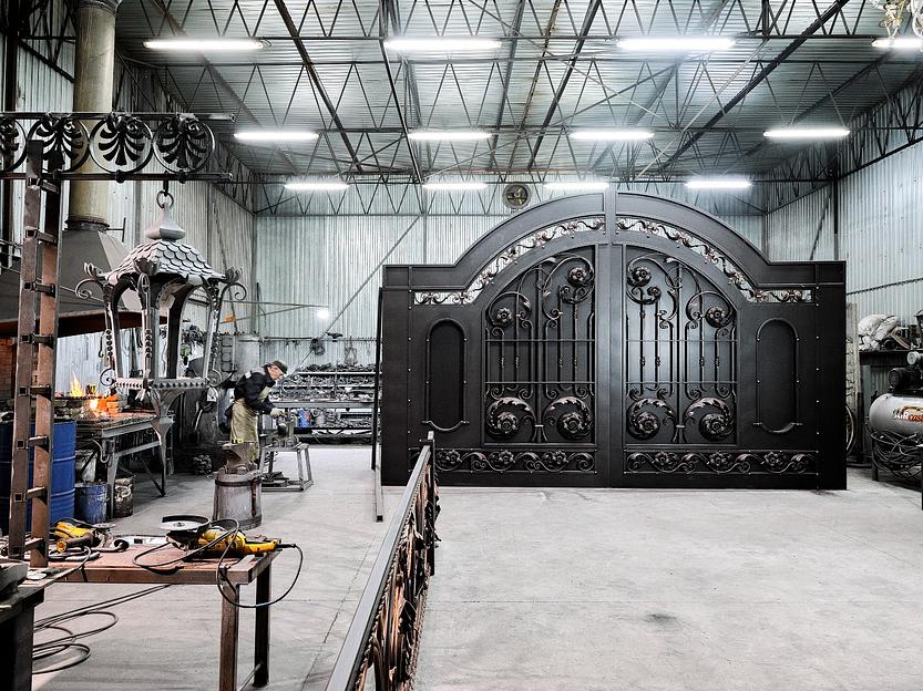 Изготовление кованых ворот ОПТ  фото 1