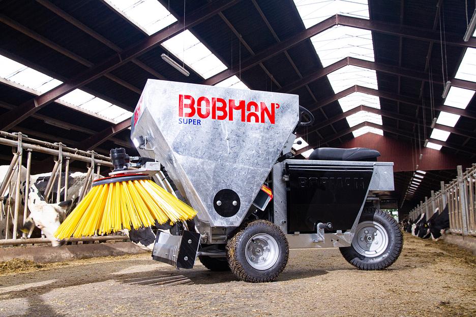 Самоходный выдуватель соломы Bobman Super фото 1