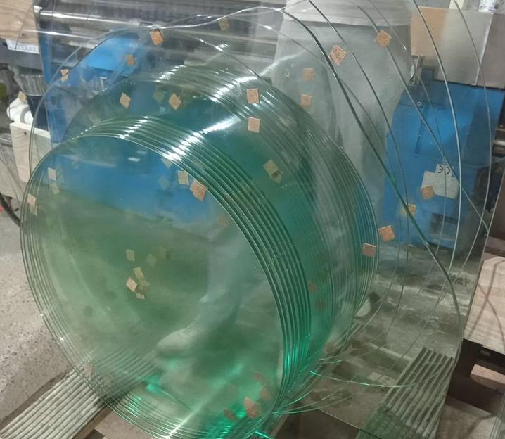 Изготовление стеклянных столешниц и кругов фото 1