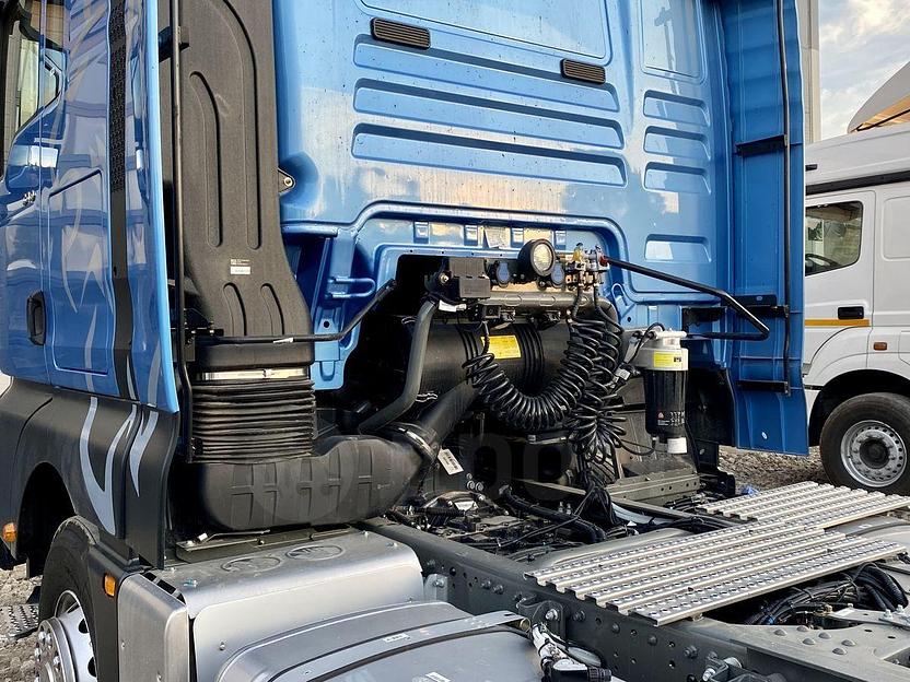 Седельный тягач Sitrak C7H синий, 2023 год фото 2