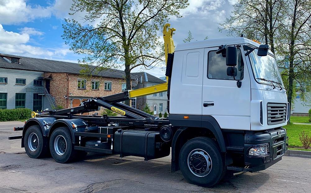 МАЗ 631228-8575-012 с крюковым погрузчиком Велмаш ВК Т20-6 фото 1