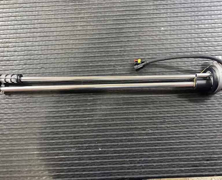 Датчик уровня топлива с диодом L=615 SHAANXI DZ93189553105 фото 1