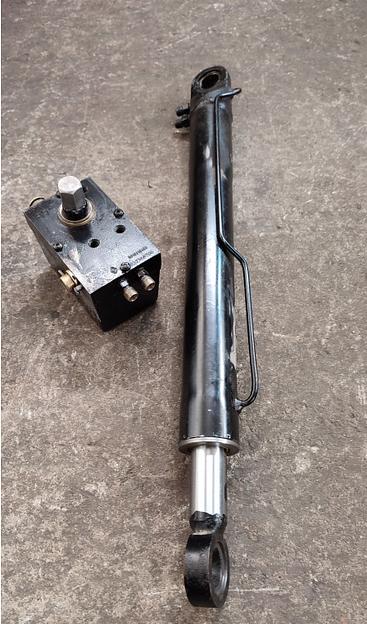 Ремонт насосов и гидроцилиндров подъёма кабины Интер в г. Санкт-Петербурге фото 2