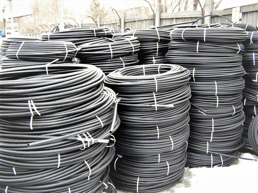 Труба ПНД 40x3.7 мм техническая фото 1