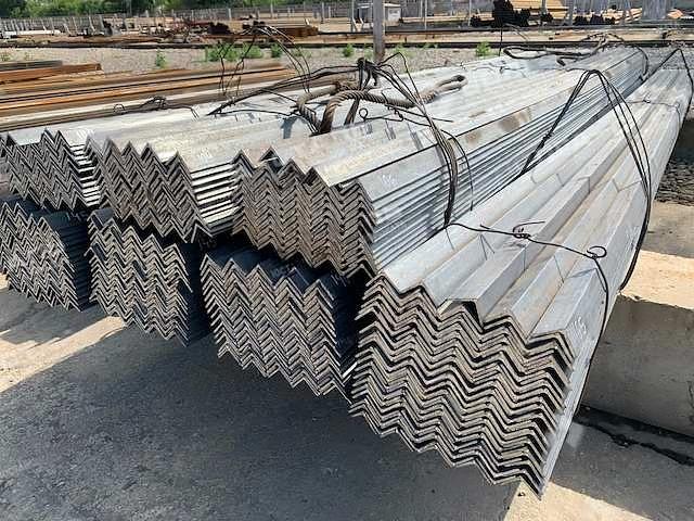 Уголок стальной равнополочный фото 10