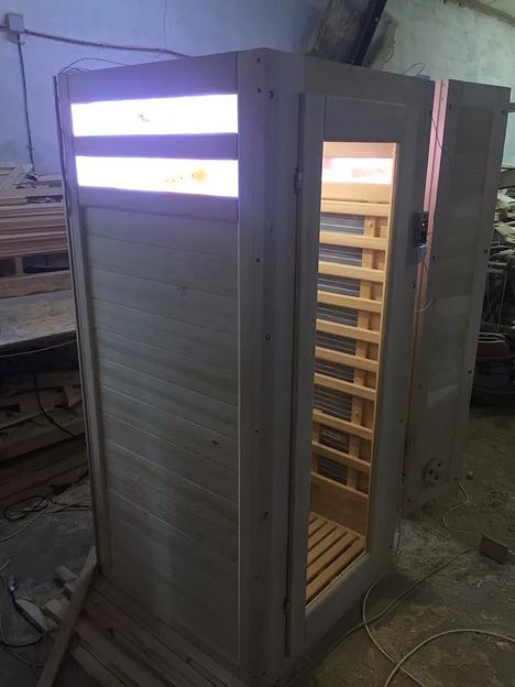 Одноместная ИК сауна карбон с соляными вставками фото 3