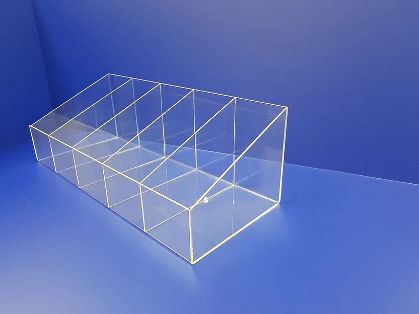 Акриловый диспенсер для товаров.5 секций х200мм. фото 1