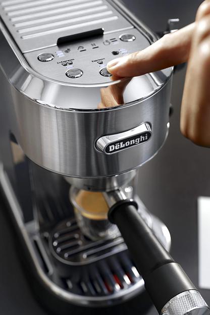 Кофеварка рожковая DeLonghi EC950.M (0132106249) серебристый, исп. кофе - молотый/чалды, 1.6 л, 1450 Вт, 15 Бар фото 4