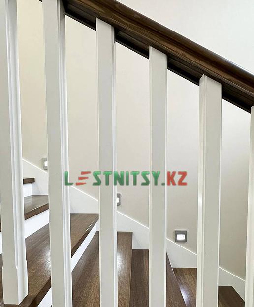 Лестница П-образная на каркасе из монолитного бетона под заказ фото 3