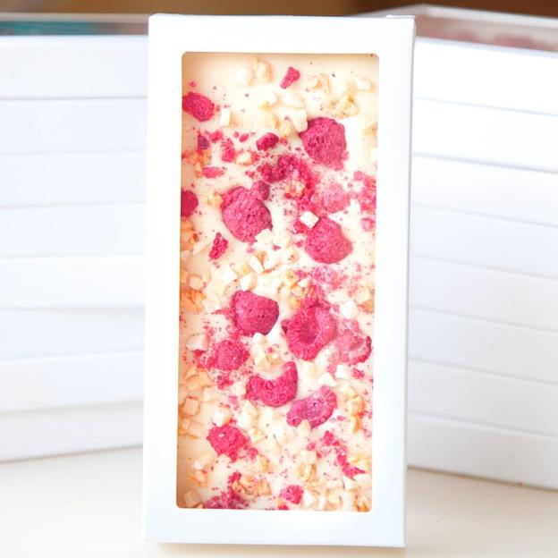 Белый шоколад ручной работы Chocolove с малиной, персиком и абрикосом фото 1