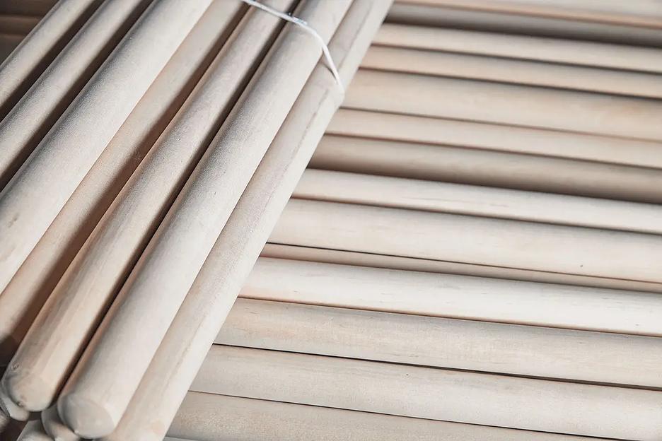 Черенок деревянный для грабель Ф30 мм, в/с, сухой, шлифованный 1200 мм ОПТ фото 1