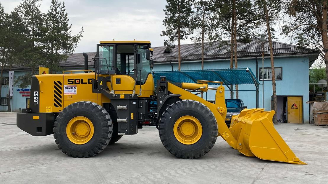 Фронтальный погрузчик LG953 фото 6