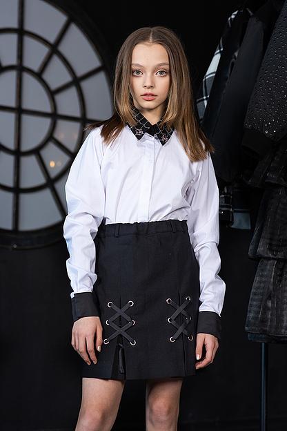 Белая блузка с вышитым чёрным воротником и манжетами ОПТ фото 1