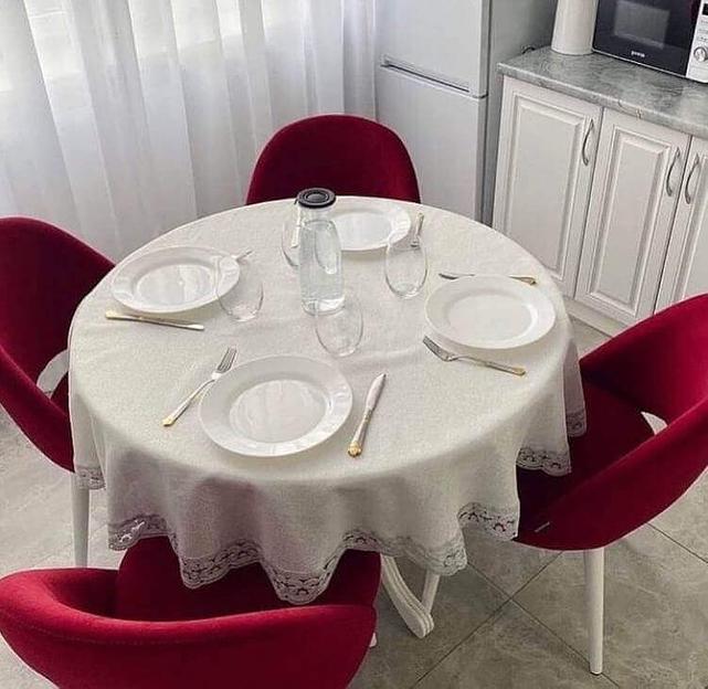 Стул мягкий, красный с белыми ножками ОПТ фото 2