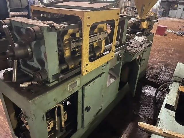 Станок термопластавтомат Д3127 фото 1