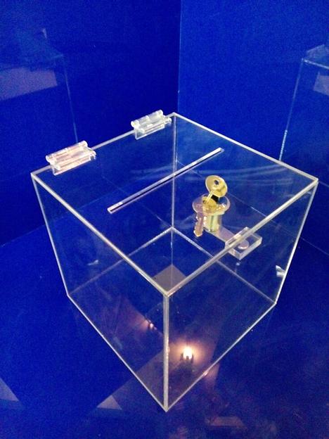 Ящик для пожертвований 200х200х200мм. фото 1