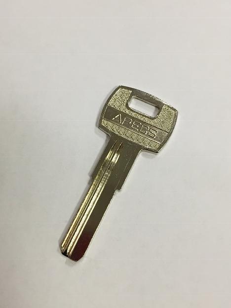 Заготовка ключа APECS-K-1 2Р (Е-491) фото 1